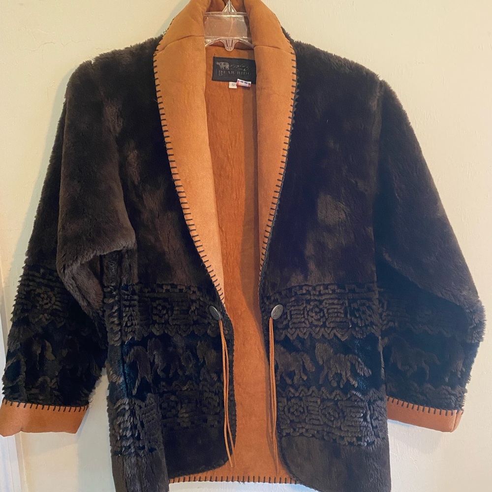 Bear Ridge Outfitters Vintage Western
Faux Fur Horse Jacket Brown Size Small